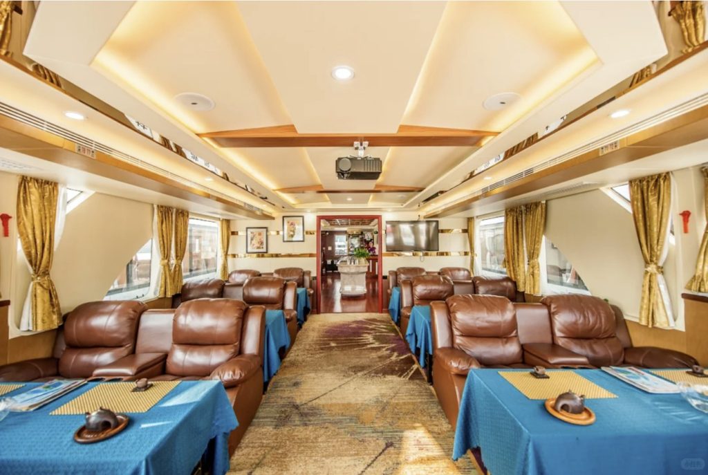 Li River Cruises VIP seats