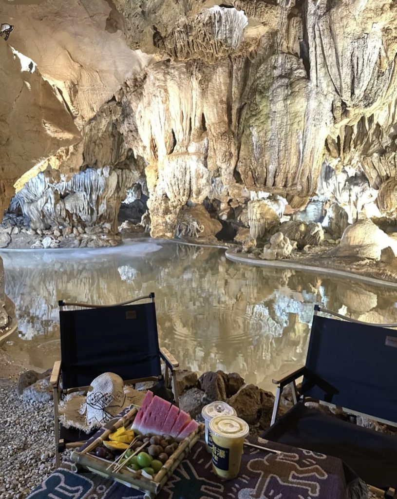Guilin Cave Cafe