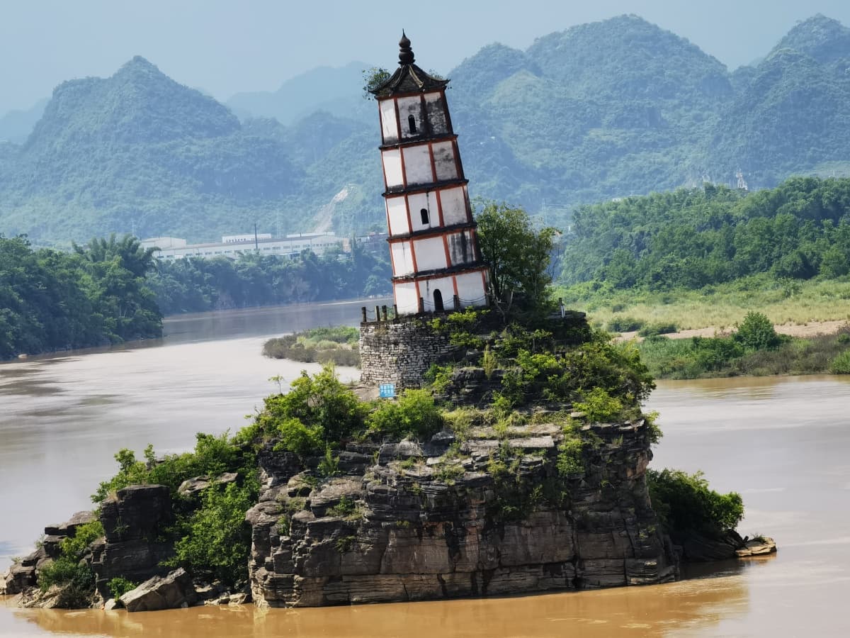 Chongzuo Leaning Pagoda